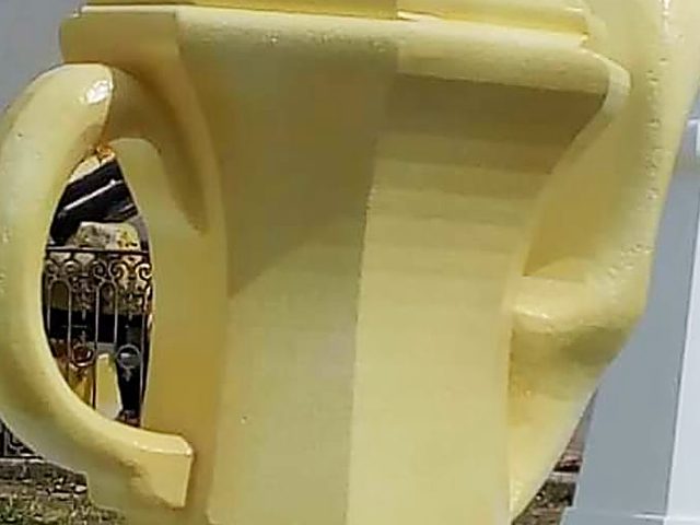 Superficie grezza appena sgrossata, prima della finitura