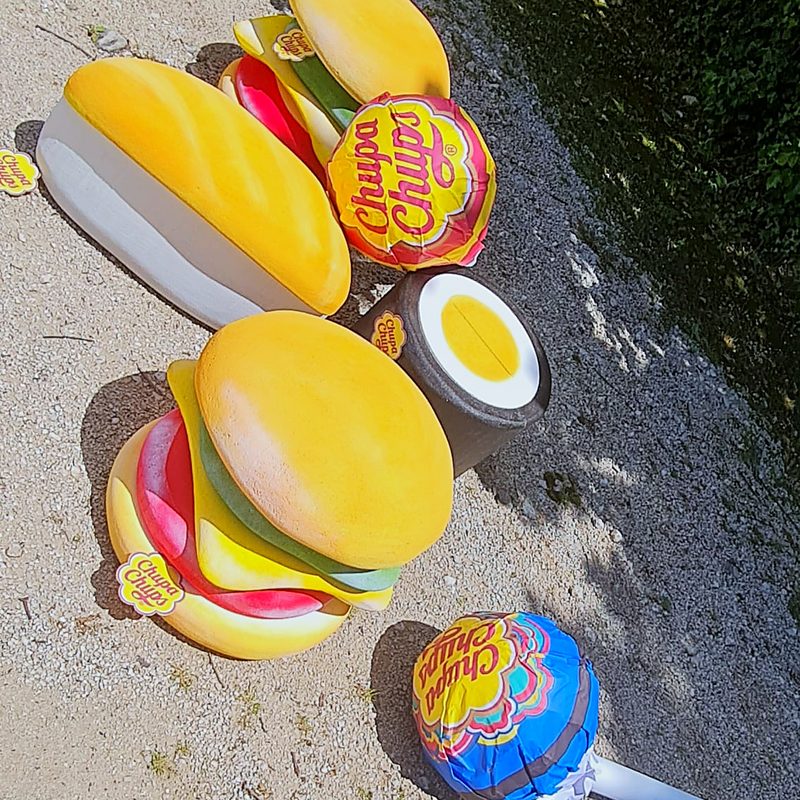 Hamburger e hot dog giganti