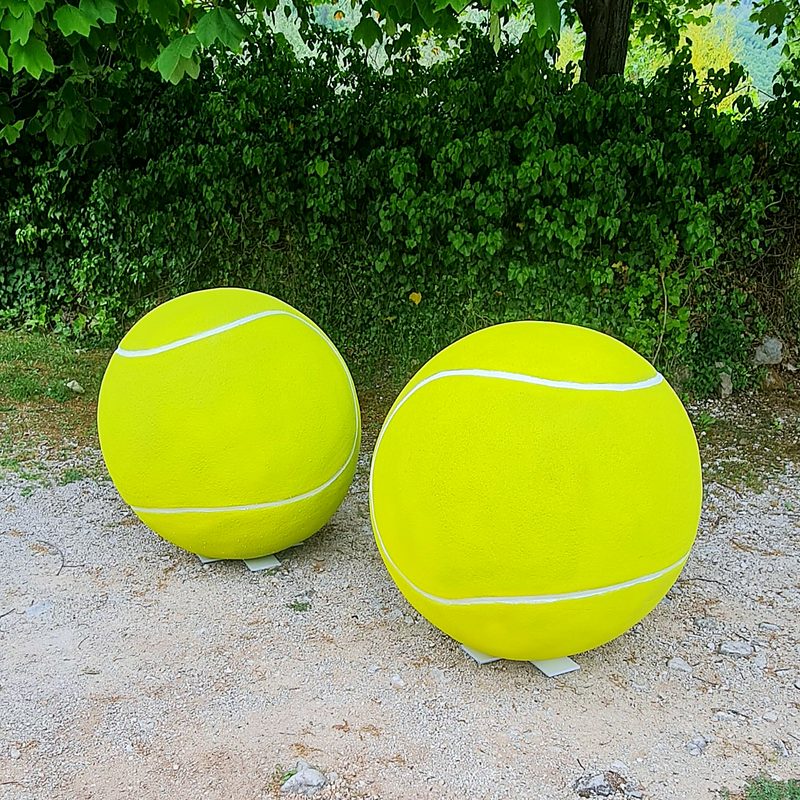 Palle da tennis giganti